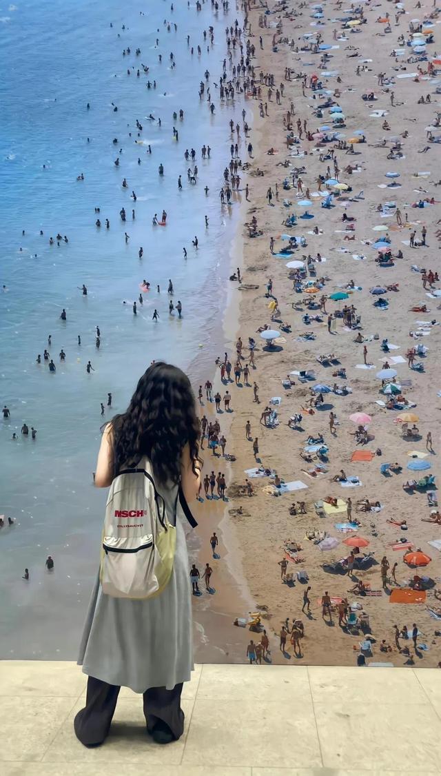 美女姐姐壁纸｜身材很有魅力