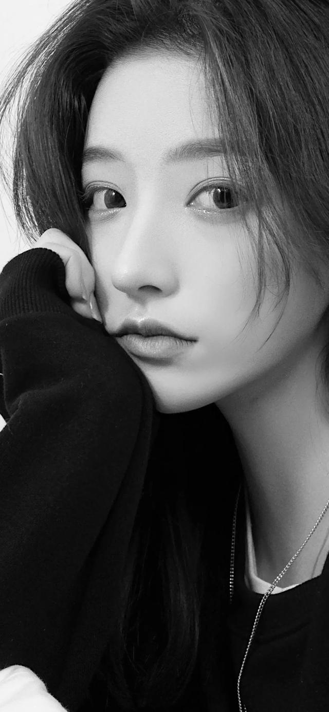 美女姐姐壁纸｜身材很有魅力