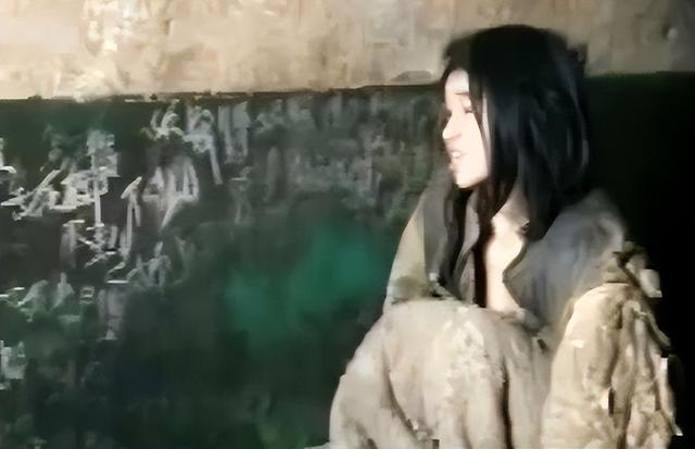 19岁少女被3人强奸15年，父子三人以她取乐，行为残忍令人发指！