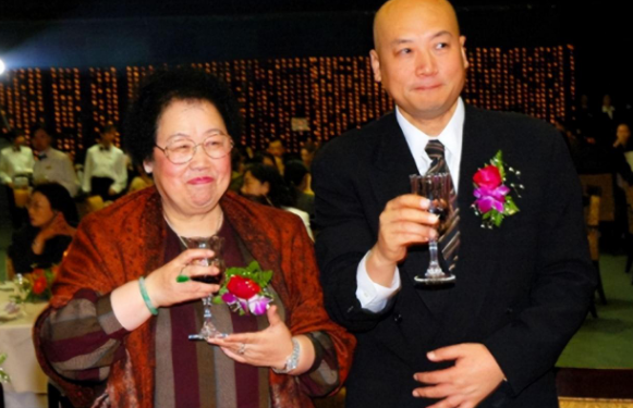 中国最有钱的十位女人是什么样貌？一起认识下富婆们的世界。