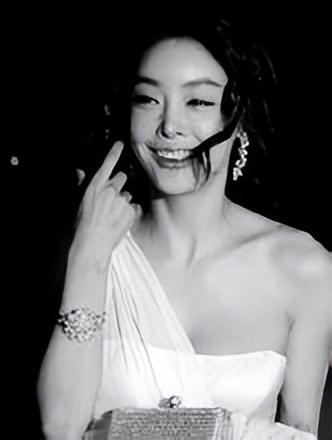 韩国当红女星张紫妍在家中自杀，只因生前遭受非人虐待