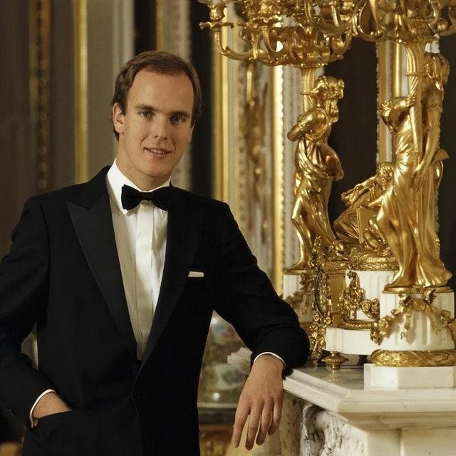 摩纳哥王妃：逃婚3次被抓回，丈夫私生子找上门，结婚11年伤透心