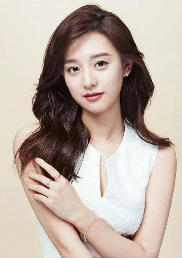 韩国年轻漂亮的女孩