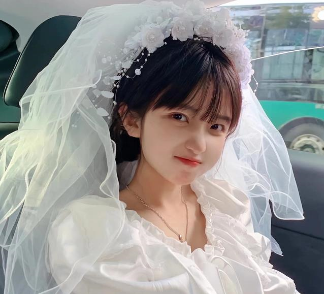 南大出现美女校花,长相甜美可爱神似王冰冰,网友:心动的感觉