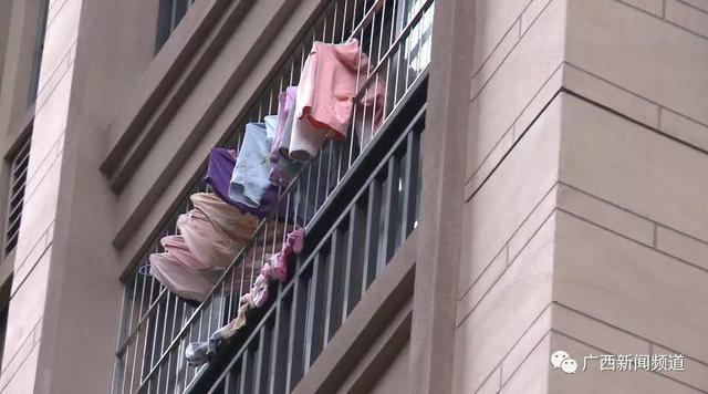 “亲吻高跟鞋”的男人又出现了！多次潜入小区，在别人家门口做出不雅动作