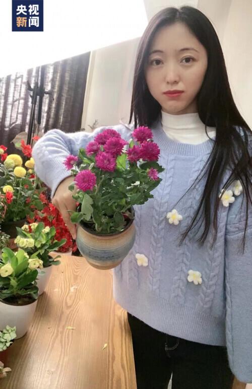 独臂女孩回乡卖花，她的创业故事太励志