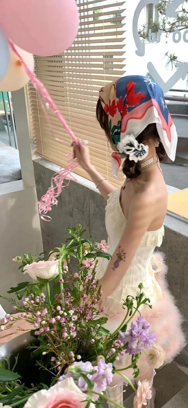 美女姐姐壁纸｜身材很有魅力