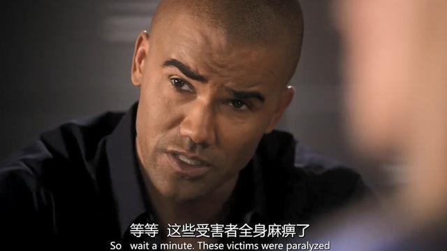 神秘凶手连环作案，绑架妙龄少女做成活人玩偶，犯罪惊悚片