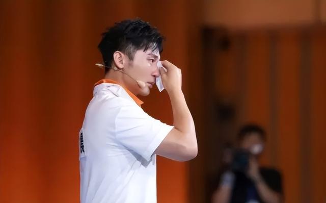 歧视女性?李晨一句“女生是累赘”引众怒,连夜发文致歉