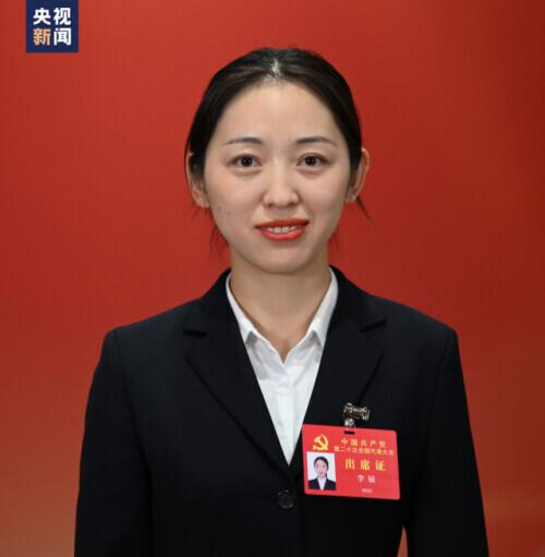 独臂女孩回乡卖花，她的创业故事太励志