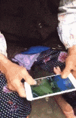 搞笑GIF动图,美女这么调皮的跟我打招呼,是不是对我有意思啊?