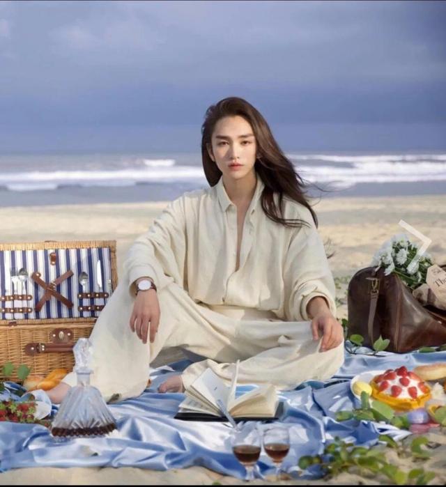 青你有瓜？段小薇素人时期两段恋情被扒，大尺度照和暧昧记录流出