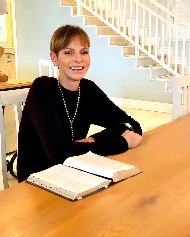 摩纳哥王妃：逃婚3次被抓回，丈夫私生子找上门，结婚11年伤透心