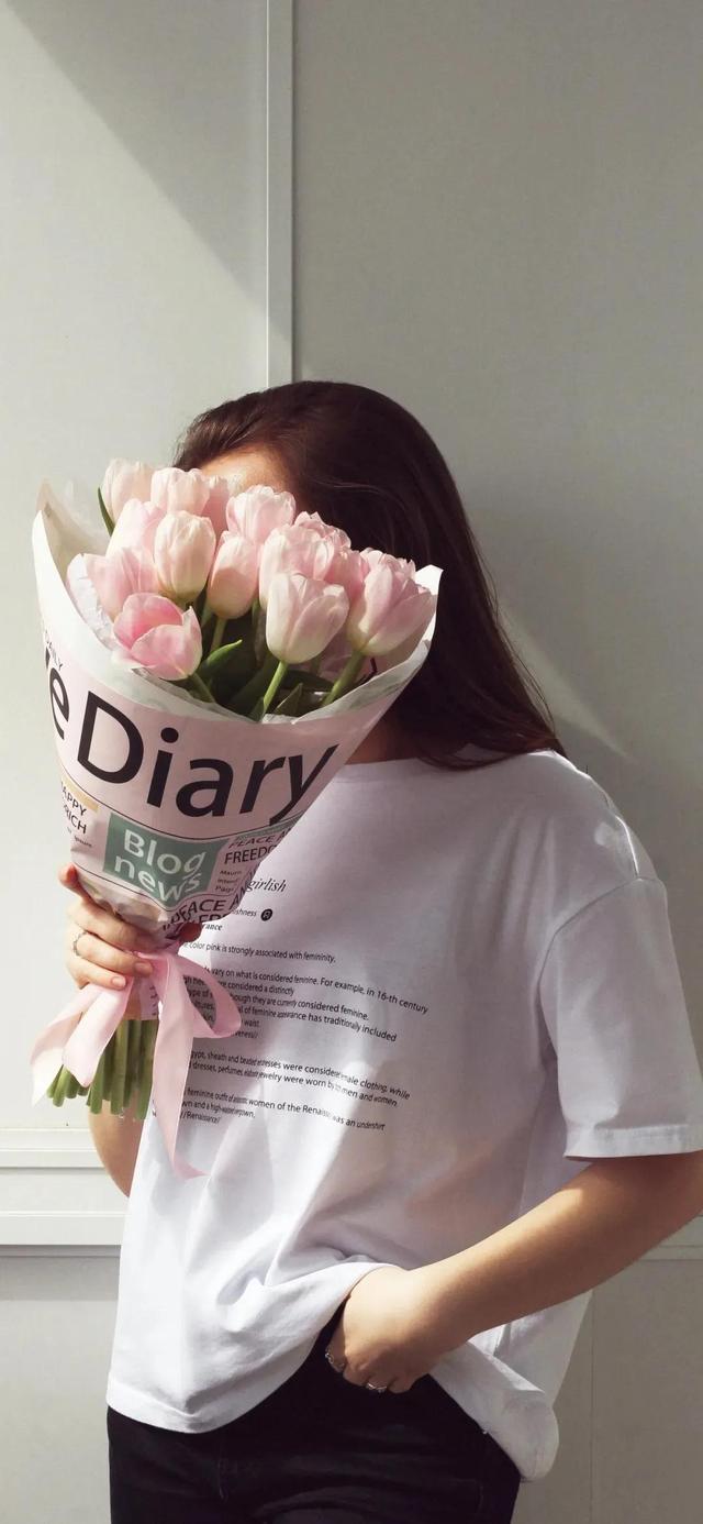 美女姐姐壁纸｜身材很有魅力