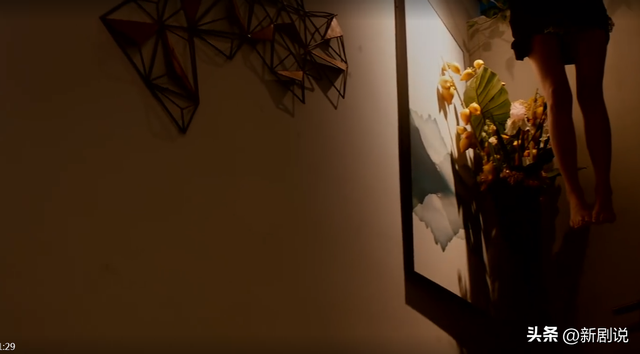 美女接连上吊身亡，调查后发现，她们都与一个男人有关！