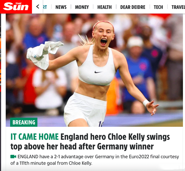 惊艳，绝杀夺冠，英女足24岁美女球员脱衣抢镜，腹肌让男足脸红