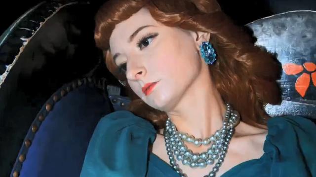 神秘凶手连环作案，绑架妙龄少女做成活人玩偶，犯罪惊悚片