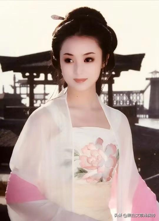 四大美女的代名词――“沉鱼”、“落雁”、“闭月”、“羞花”