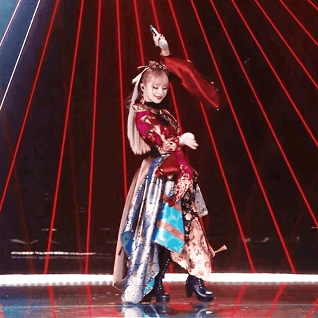 “浪姐”这一夜，日本女星登顶人气榜，“二次元”们彻底摊牌了