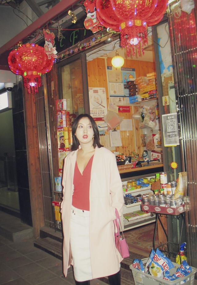 这位日本摄影师眼中的 “上海女孩” ，有一种迷人的新鲜感