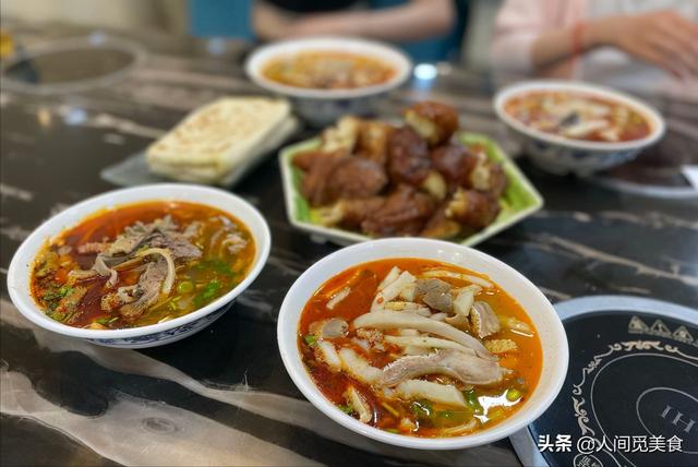宁夏美女老板娘靠一碗汤红了，外地游客慕名而来，只为一睹芳容