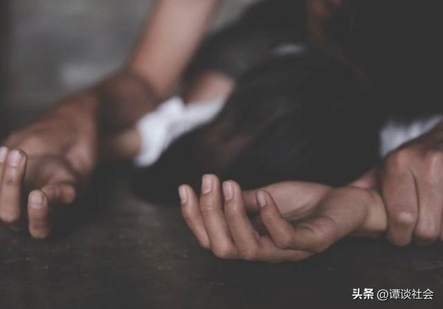 吉林一男干部强奸小学女生，妻子是女生老师，强奸过程曝光