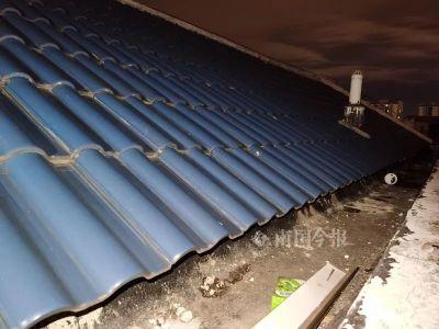 看着腿都软！广西两女孩爬到18层楼顶玩，“空中飞人”吓煞邻居