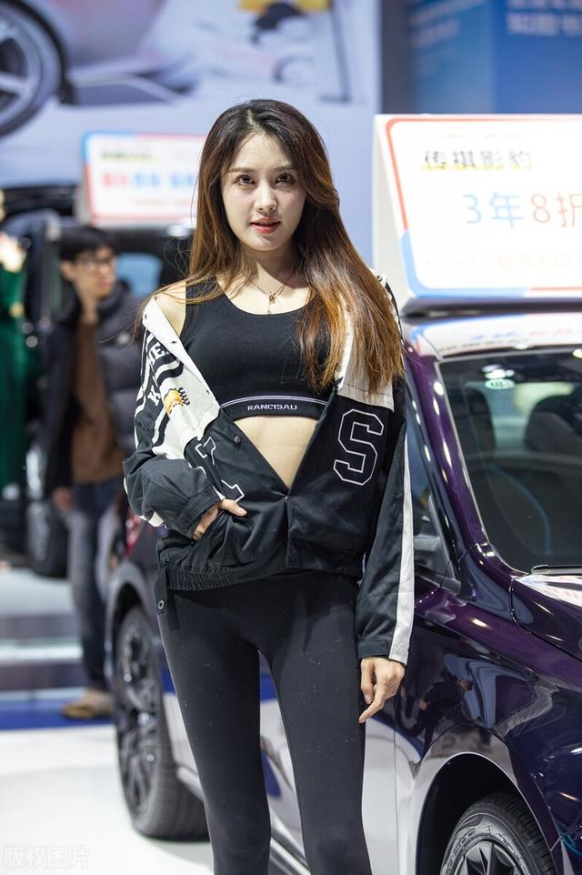 【2023上海国际车展】车模美女火辣身材