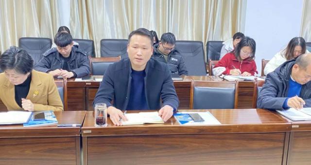 柳州某局长与情人“浴血奋战”