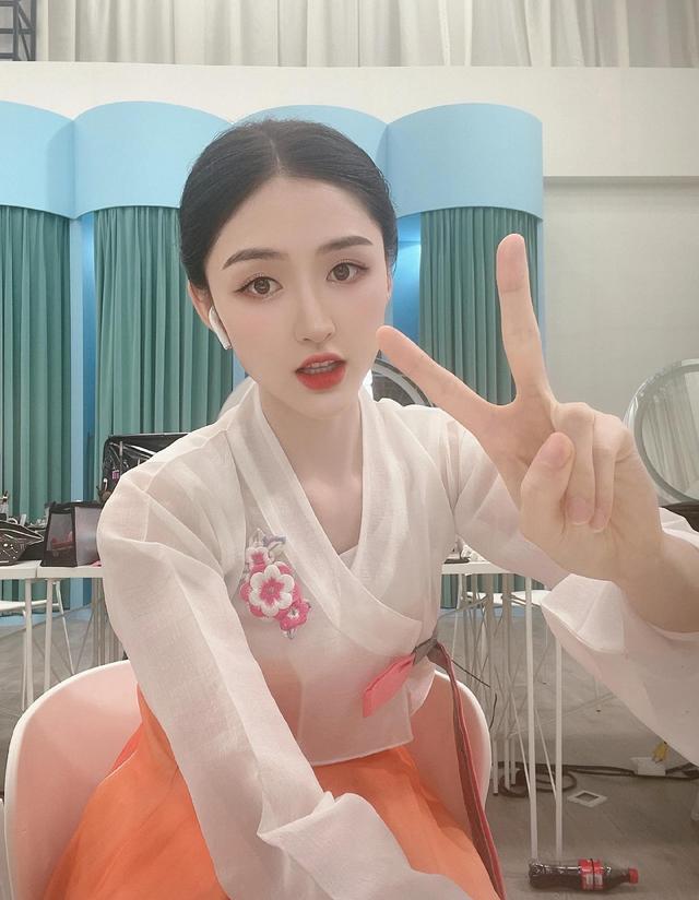 四川美女康可人