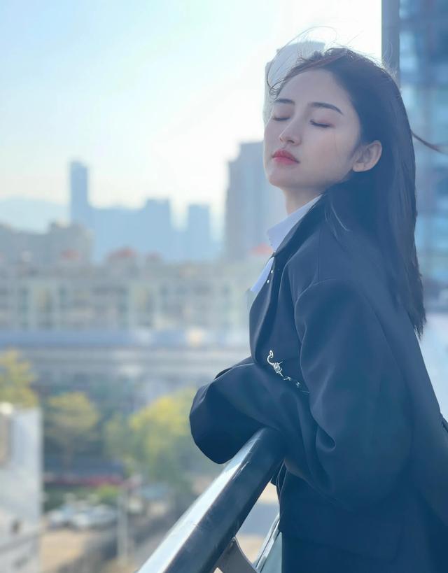 四川美女康可人