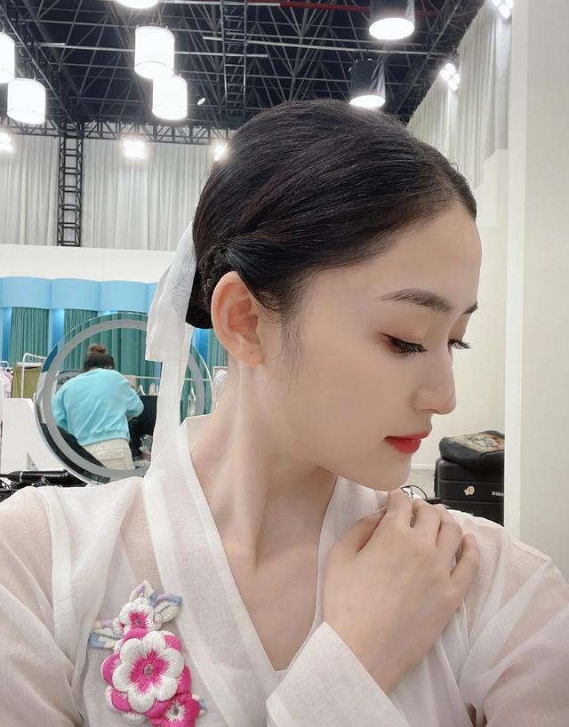 四川美女康可人