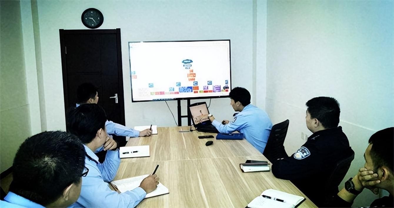 为追求刺激，4对夫妻网约多次，酒店互相发生关系，被判刑二年