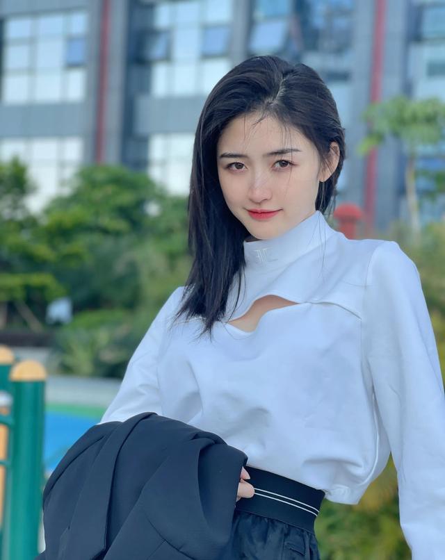 四川美女康可人