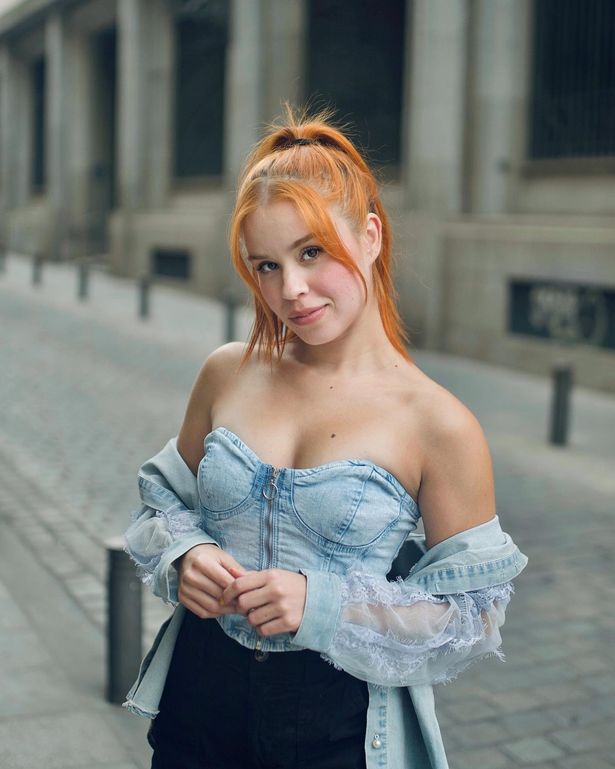 网红健身房锻炼:我被一对夫妻盯上要“三人行”