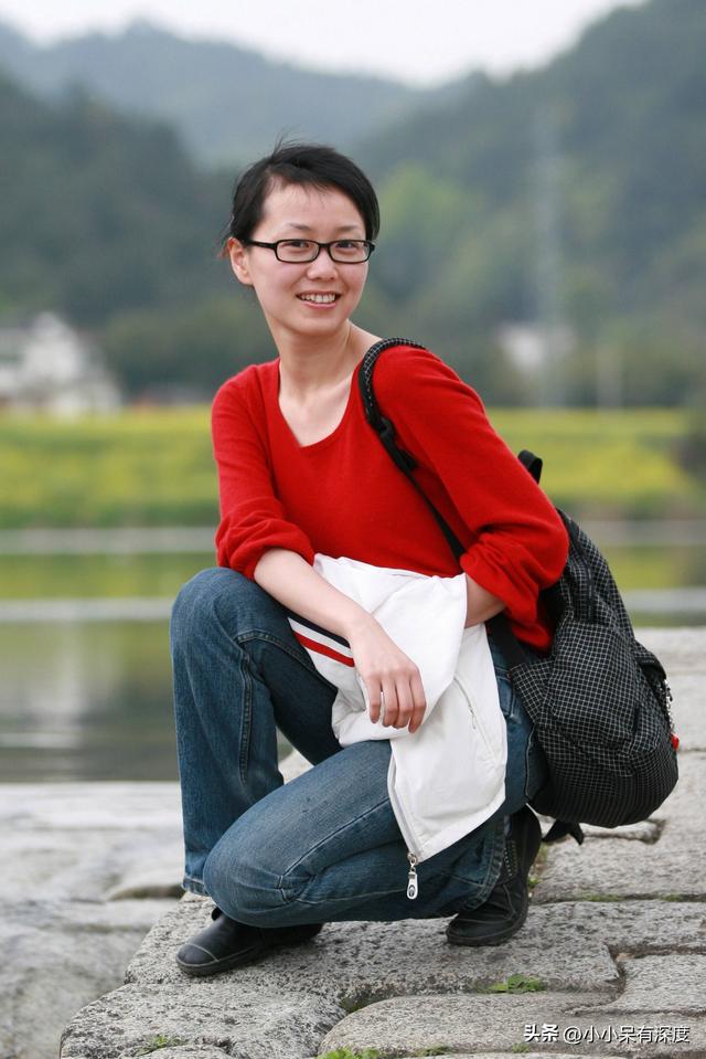 安徽卫视美女吴薇近况，她长相十分漂亮，早已结婚，老公是谁成谜