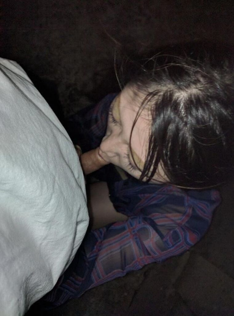 丰乳肥臀的女神野外露出