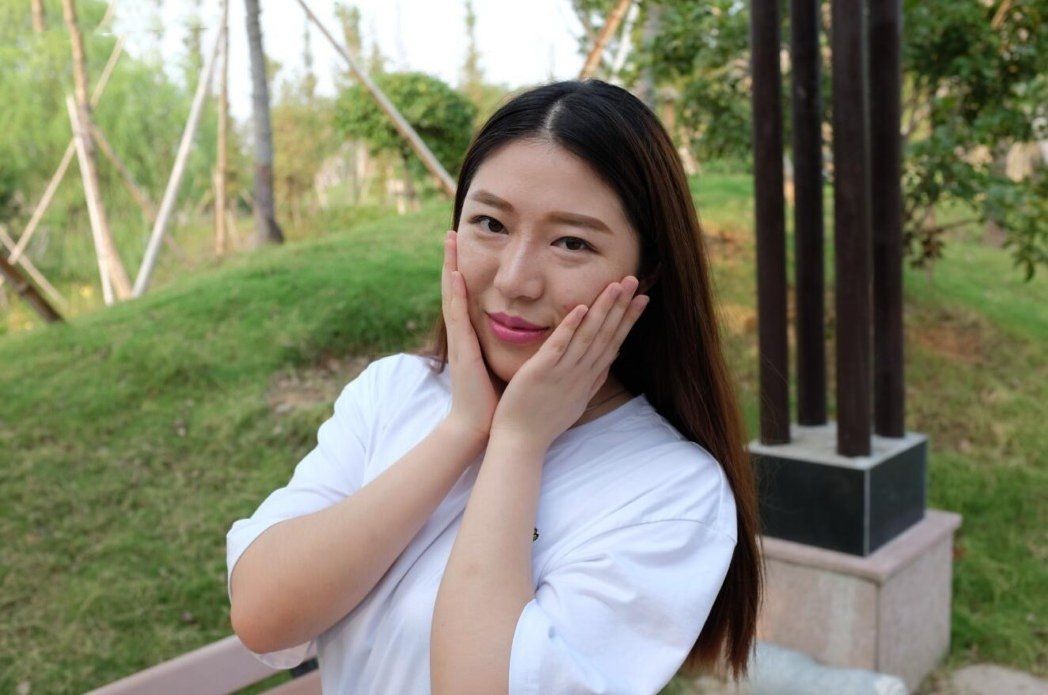 丰乳肥臀的女神野外露出