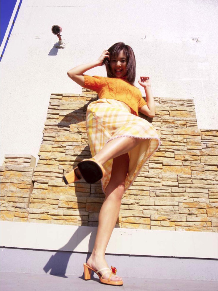 女神苍井空，身材不胖不瘦插着正爽，不愧为女神