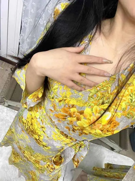 黄色战袍，4亿播放，到底是怎么火的