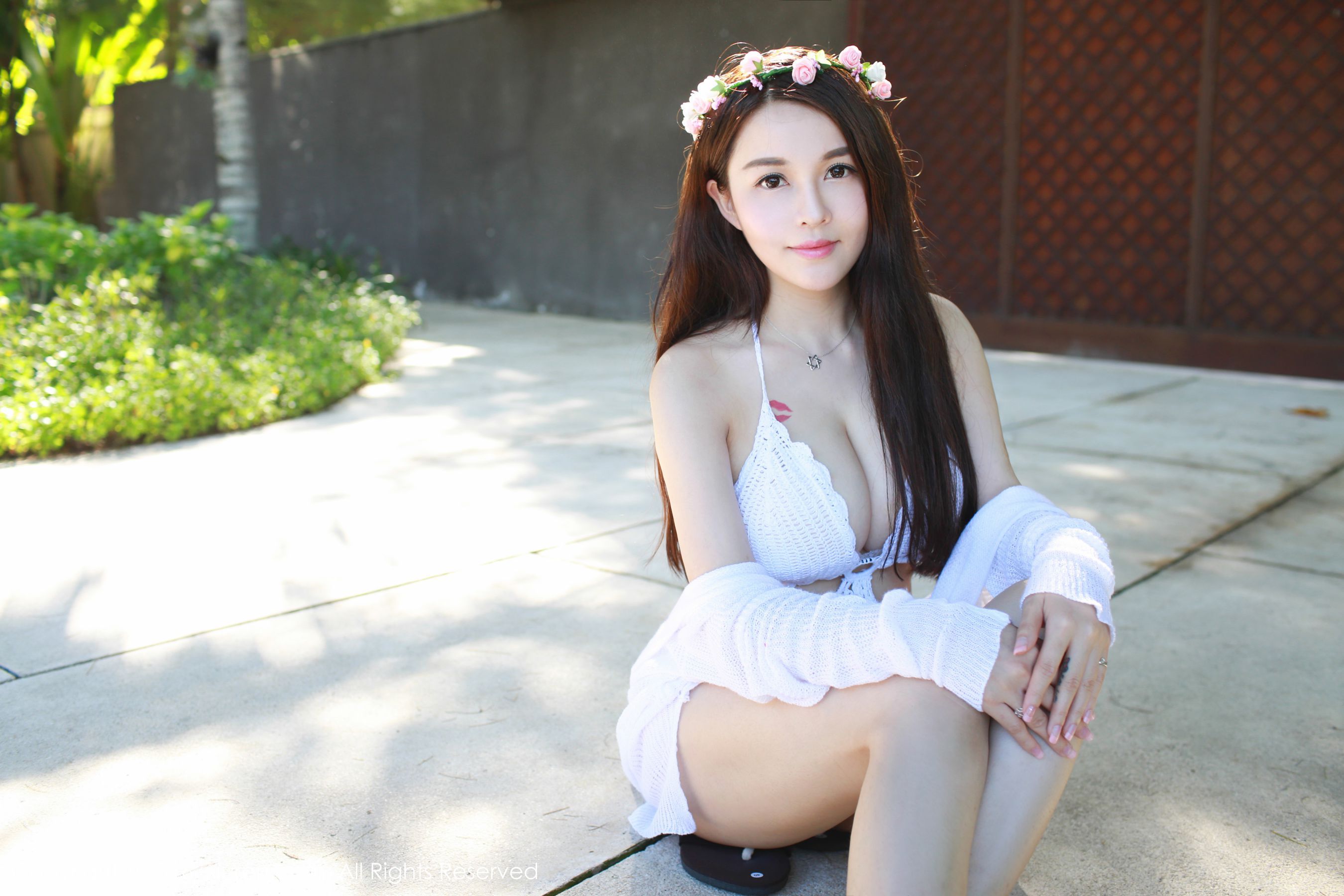 巴厘岛旅拍花环女神