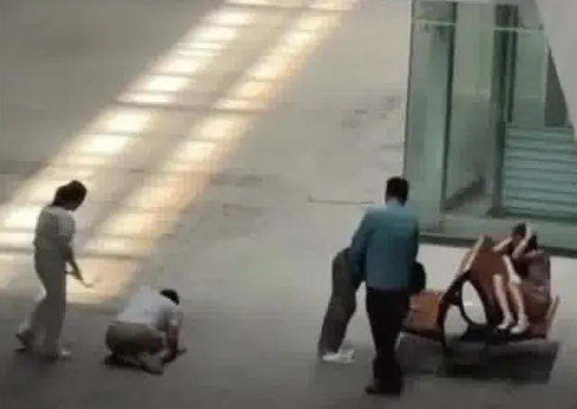 男子性侵少女被当众鞭打？！