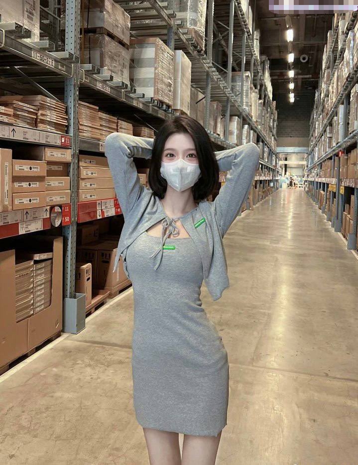 单男都是陌生人，绿王八就这样看着我被七个人一起操 漂亮的小娇妻被单男连续轮流着输出