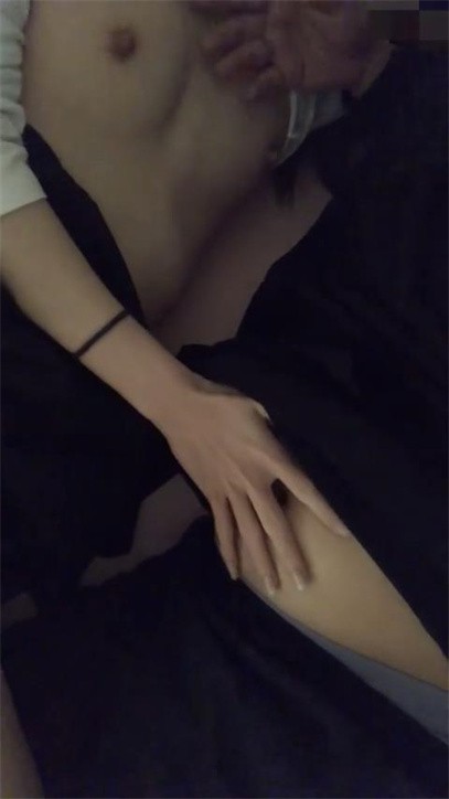 真实兄妹乱伦 强上正在做饭的妹妹 反差妹妹求哥哥操