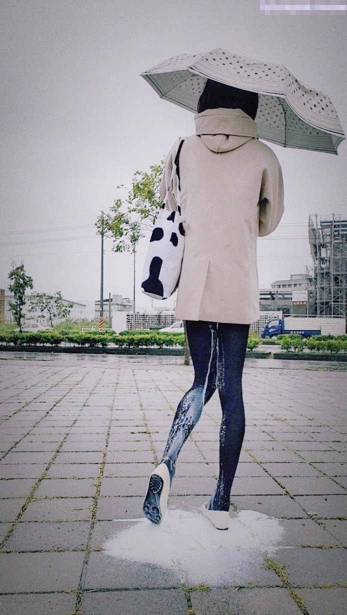 新奇刺激小闷骚型小可爱,当街浣肠潮喷露出,调教肛塞尾巴束缚,跳蛋控制潮吹漏尿 高潮颤挛抽搐