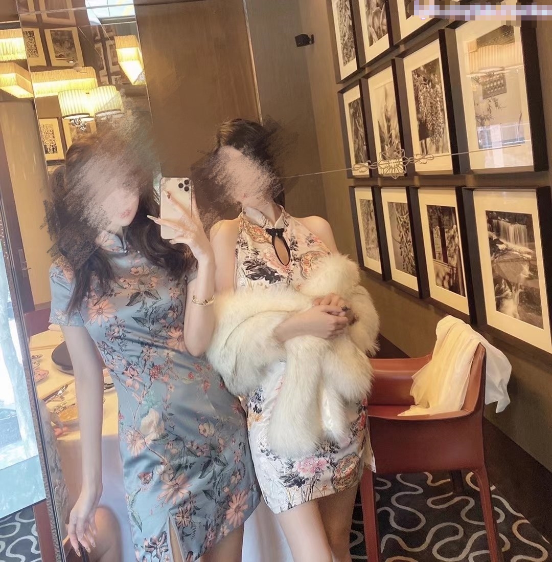 女友和她双胞胎的妹妹 高颜值姐妹花同时上位，黑丝欲姐与青纯萝莉喜欢哪一个告诉我