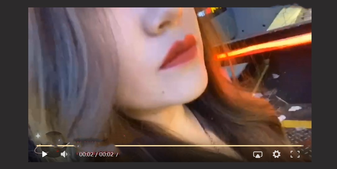 淄博高颜值高铁乘务员【梁靖】途中跟陌生男子约炮 半路在济南下车直接开房大玩野炮