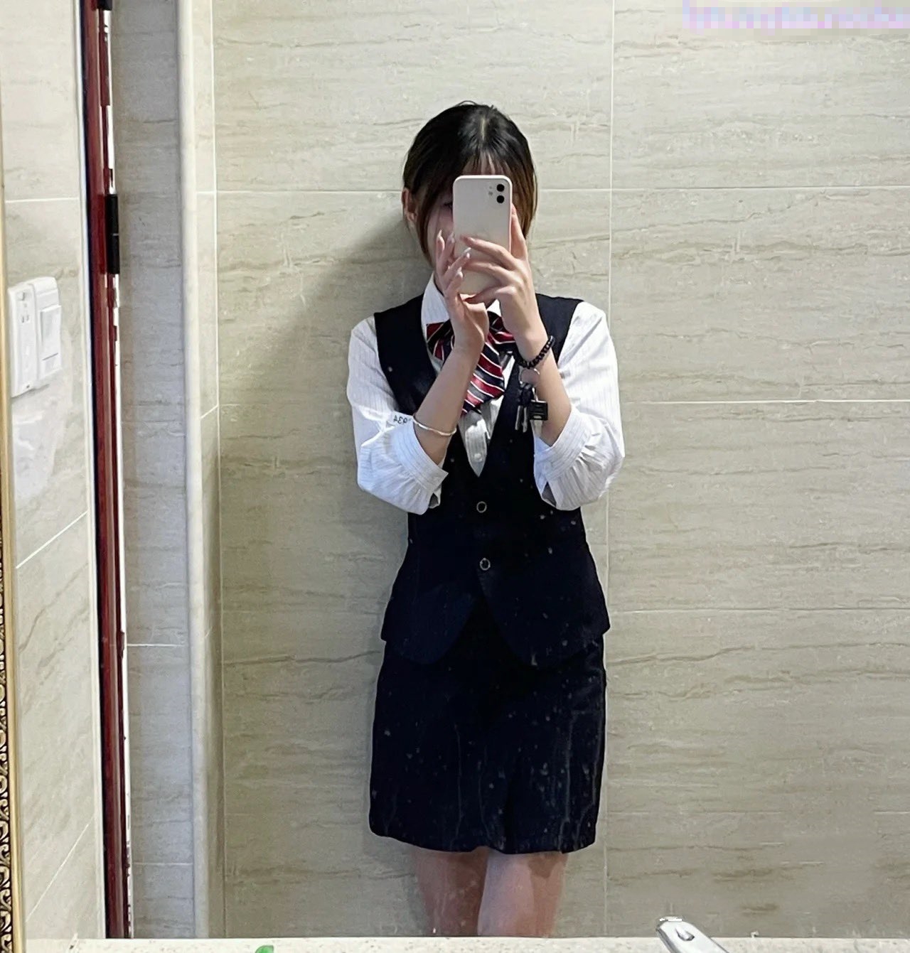 学妹想试试深喉 还说我的鸡儿是她见过最肥的 听着好像是在夸我 但是又感觉哪里不对