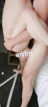 清纯美眉 小贫乳 白虎鲍鱼 被无套输出 小穴太紧只能慢慢抽插