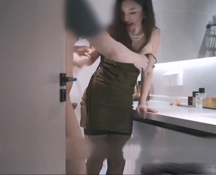 极品御姐熟女上司约我到酒店 今天性感的有点把持不住